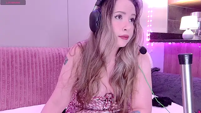 ScarletCarnal online show from October 25, 2025, 8:47 pm