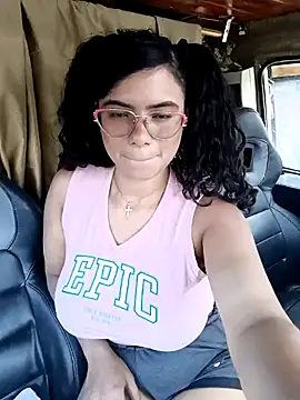 Simone Miller online show from January 28, 2025, 9:08 pm