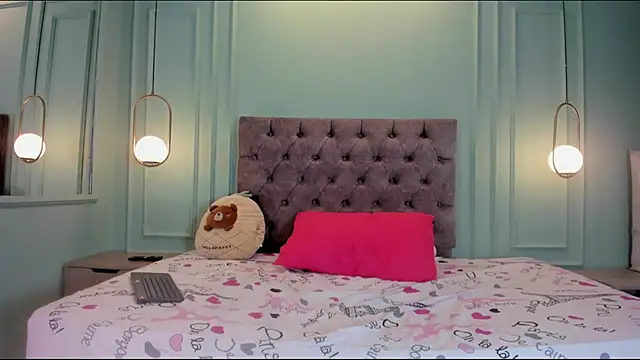 kathe hot online show from December 17, 2024, 2:55 am