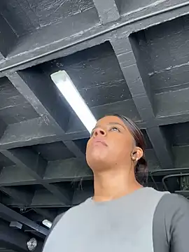 trianawhite online show from December 2, 2024, 5:26 pm