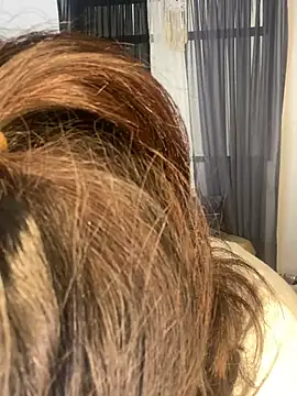 trianawhite online show from March 4, 2025, 9:43 pm