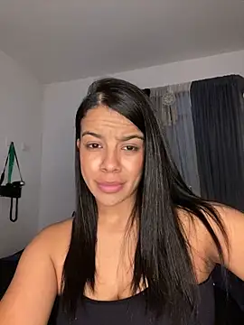 trianawhite online show from November 19, 2025, 12:32 am