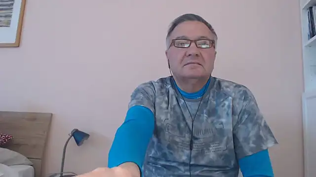 YOU6me online show from October 4, 2025, 2:37 pm