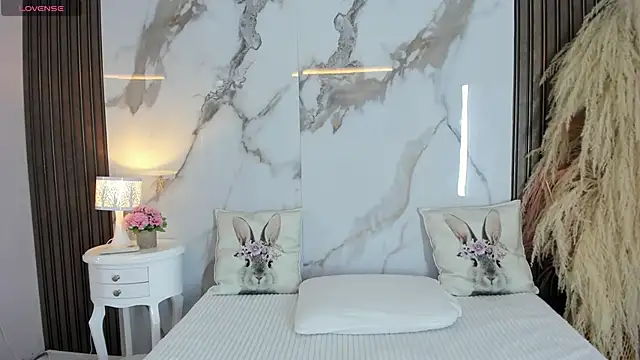 hannahill69 online show from February 21, 2026, 4:24 am