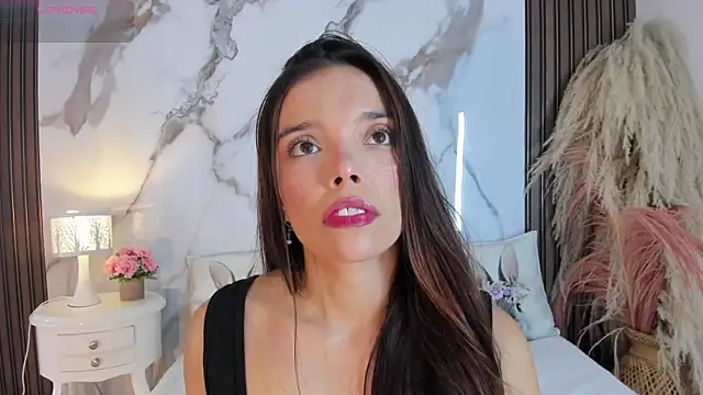 hannahill69 online show from March 27, 2026, 5:02 am