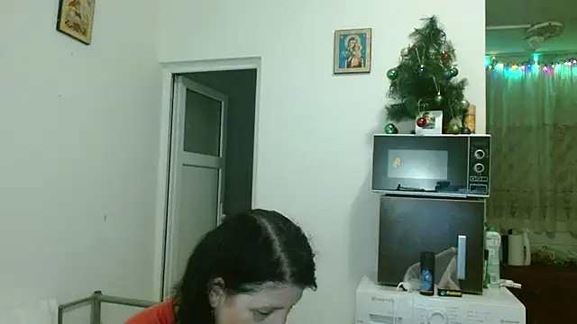 RidemerafSuzana online show from February 5, 2025, 4:47 pm