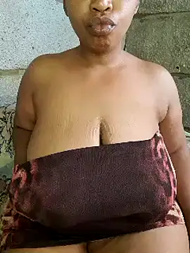 winterqueenx online show from December 10, 2024, 5:07 am