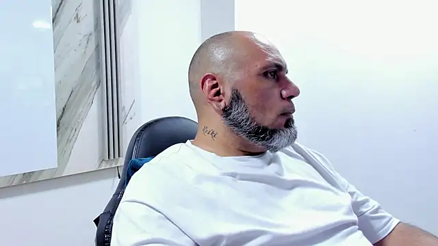 Snapshot of Myke_Miller_ chatting on January 8, 2025, 11:52 pm Myke Miller online show from January 8, 2025, 11:52 pm