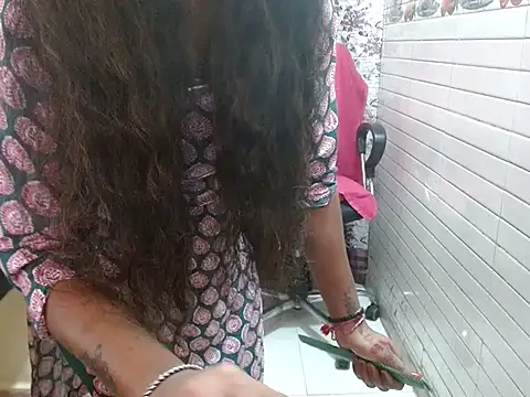 LovingPihu online show from October 30, 2025, 5:31 am