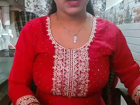 LovingPihu online show from March 8, 2026, 5:55 am