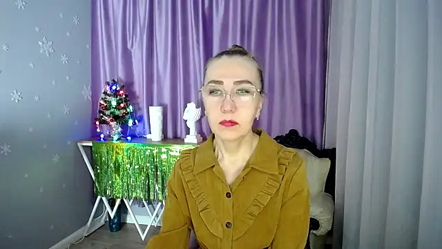 queen a n i online show from January 2, 2025, 1:19 pm