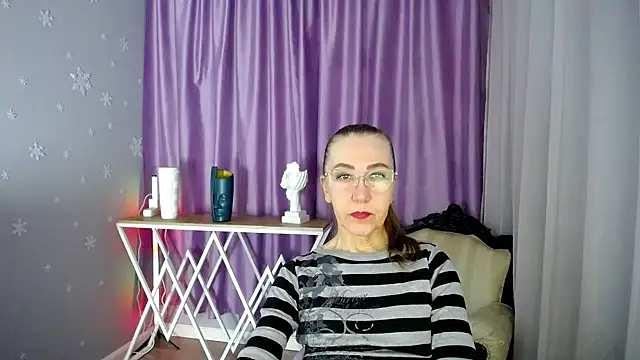 queen a n i online show from February 23, 2025, 5:45 am