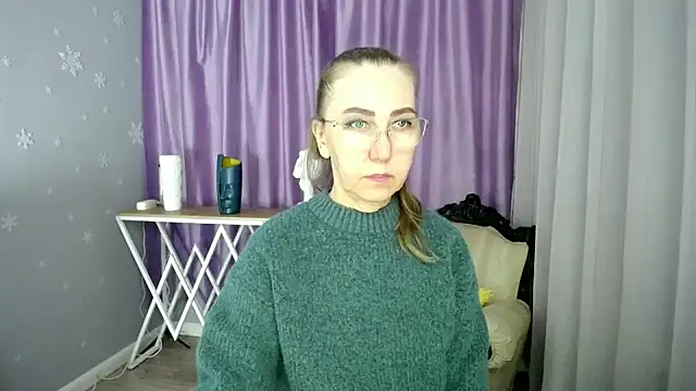 queen a n i online show from March 18, 2025, 8:58 am