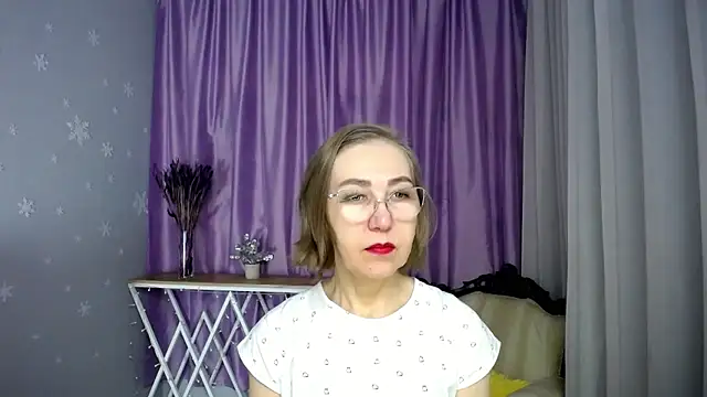 queen a n i online show from March 15, 2026, 8:42 am