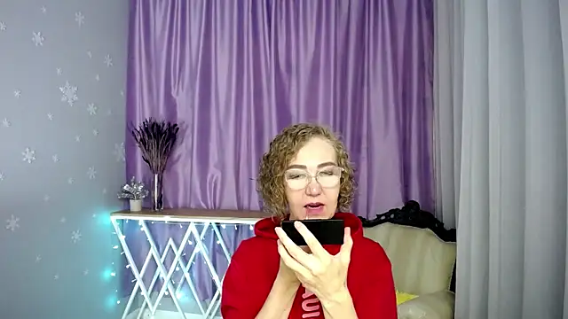 queen a n i online show from June 6, 2026, 12:10 pm
