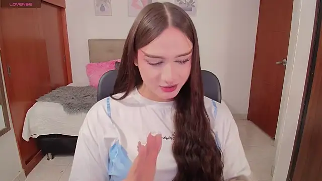 Miley Baker online show from September 9, 2025, 1:43 pm