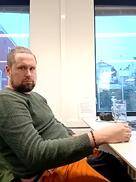 Snapshot of Tj1sen chatting on January 8, 2025, 2:46 pm Tj1sen online show from January 8, 2025, 2:46 pm