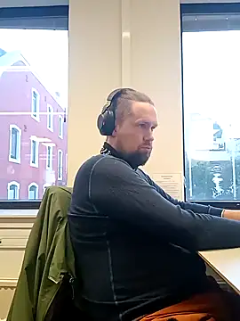 Snapshot of Tj1sen chatting on January 10, 2025, 9:23 am Tj1sen online show from January 10, 2025, 9:23 am