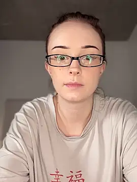 roxxxyrose online show from December 20, 2025, 2:40 am