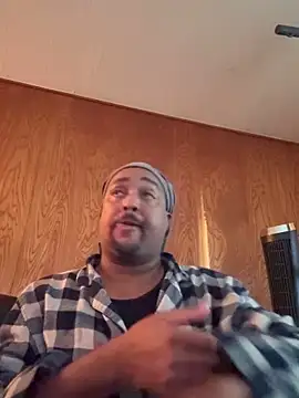 Snapshot of Tez44 chatting on November 21, 2025, 8:18 pm Tez44 online show from November 21, 2025, 8:18 pm