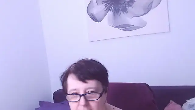 ChristaRose online show from November 10, 2025, 2:43 am