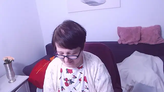 ChristaRose online show from April 17, 2026, 7:06 pm