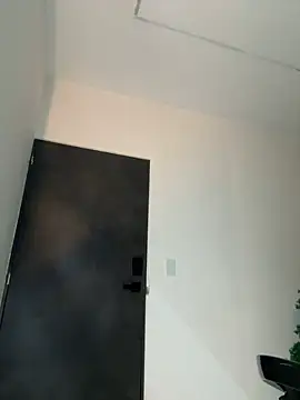 Snapshot of Alhanna_ chatting on December 12, 2024, 1:10 am Alhanna online show from December 12, 2024, 1:10 am