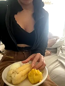 DulceMya6 online show from November 3, 2025, 12:39 pm