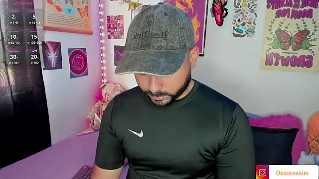 johnnyalx online show from December 2, 2025, 6:58 pm