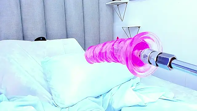 keyllaa  online show from March 19, 2025, 11:47 pm