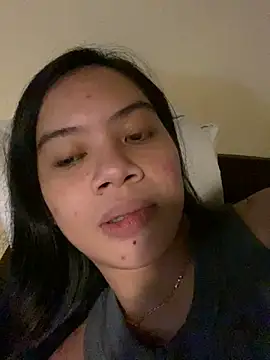 Hebefemme online show from March 13, 2025, 6:56 pm