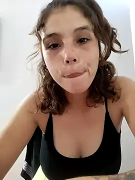 Snapshot of mariamac420 chatting on February 1, 2026, 10:30 pm mariamac420 online show from February 1, 2026, 10:30 pm