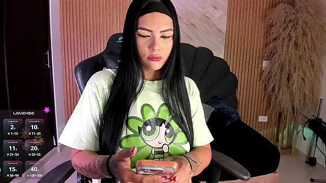 Snapshot of karol_green_ chatting on September 21, 2025, 1:51 am karol green  online show from September 21, 2025, 1:51 am