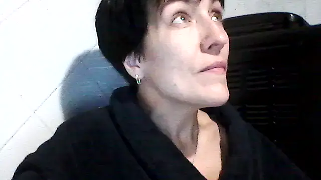 SunnyAmorre online show from September 29, 2025, 9:30 pm