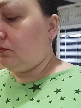 Rini333 online show from December 3, 2025, 9:51 am