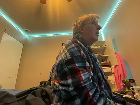 jck1m0t online show from January 4, 2025, 5:27 am