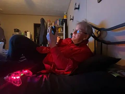 jck1m0t online show from December 14, 2025, 1:33 am