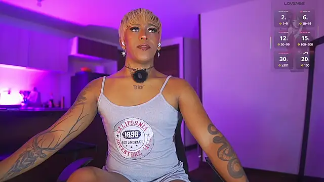 AmberRaus online show from November 16, 2025, 3:56 am