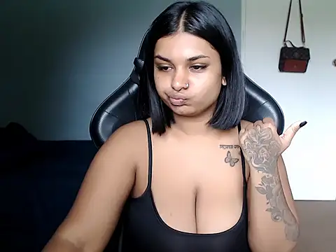 Snapshot of layla_amin chatting on March 15, 2026, 6:52 am layla amin online show from March 15, 2026, 6:52 am