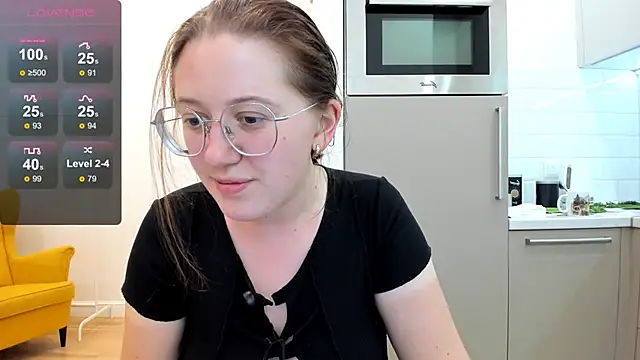 Charmy Gracy online show from June 10, 2026, 7:02 pm
