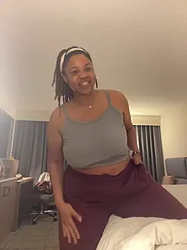 HEARTBREAKBRE online show from February 24, 2026, 4:54 am