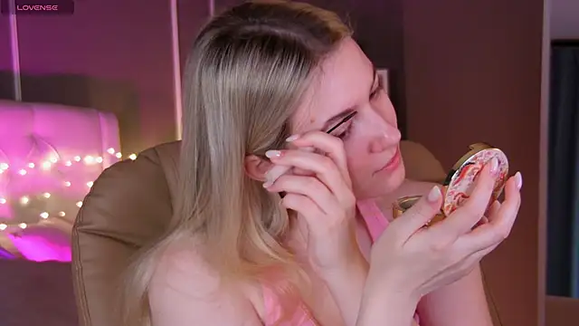 elinanortas online show from February 11, 2025, 1:10 am