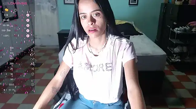 Snapshot of Mia_sexy18_ chatting on January 16, 2025, 2:51 am Mia sexy18  online show from January 16, 2025, 2:51 am