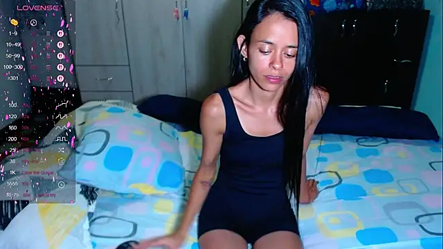 Mia sexy18  online show from February 12, 2026, 1:33 am