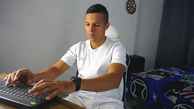 Snapshot of DavidAngell7 chatting on December 9, 2024, 2:39 pm DavidAngell7 online show from December 9, 2024, 2:39 pm