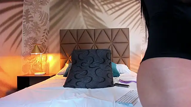 Scarleett 22 online show from November 11, 2025, 8:09 pm