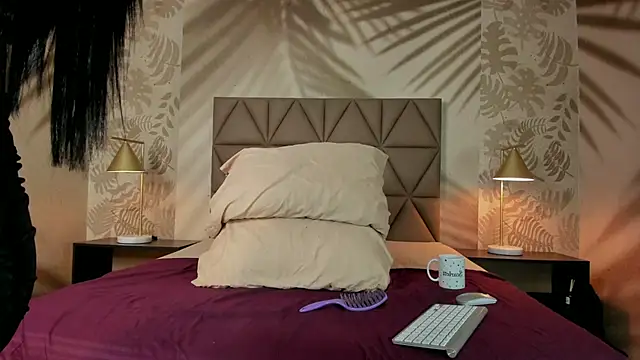 Scarleett 22 online show from February 5, 2026, 8:35 pm