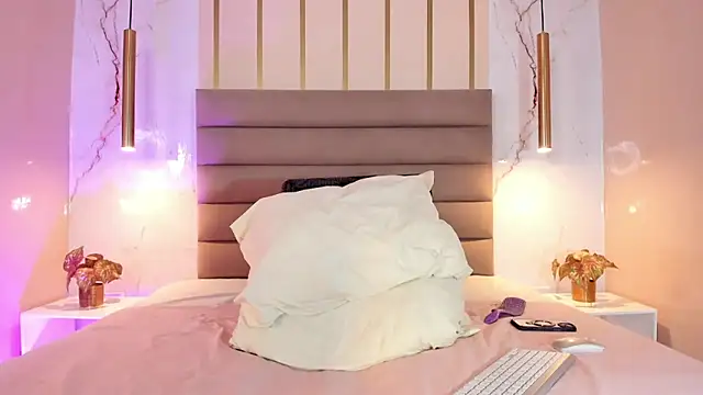 Snapshot of Scarleett_22 chatting on April 29, 2026, 8:15 pm Scarleett 22 online show from April 29, 2026, 8:15 pm
