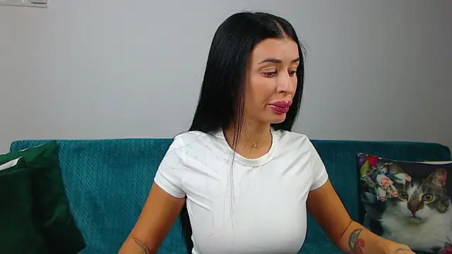 SaraDaisy online show from September 30, 2025, 4:56 pm