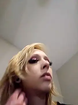 AmethystFoxx online show from February 5, 2025, 6:04 pm